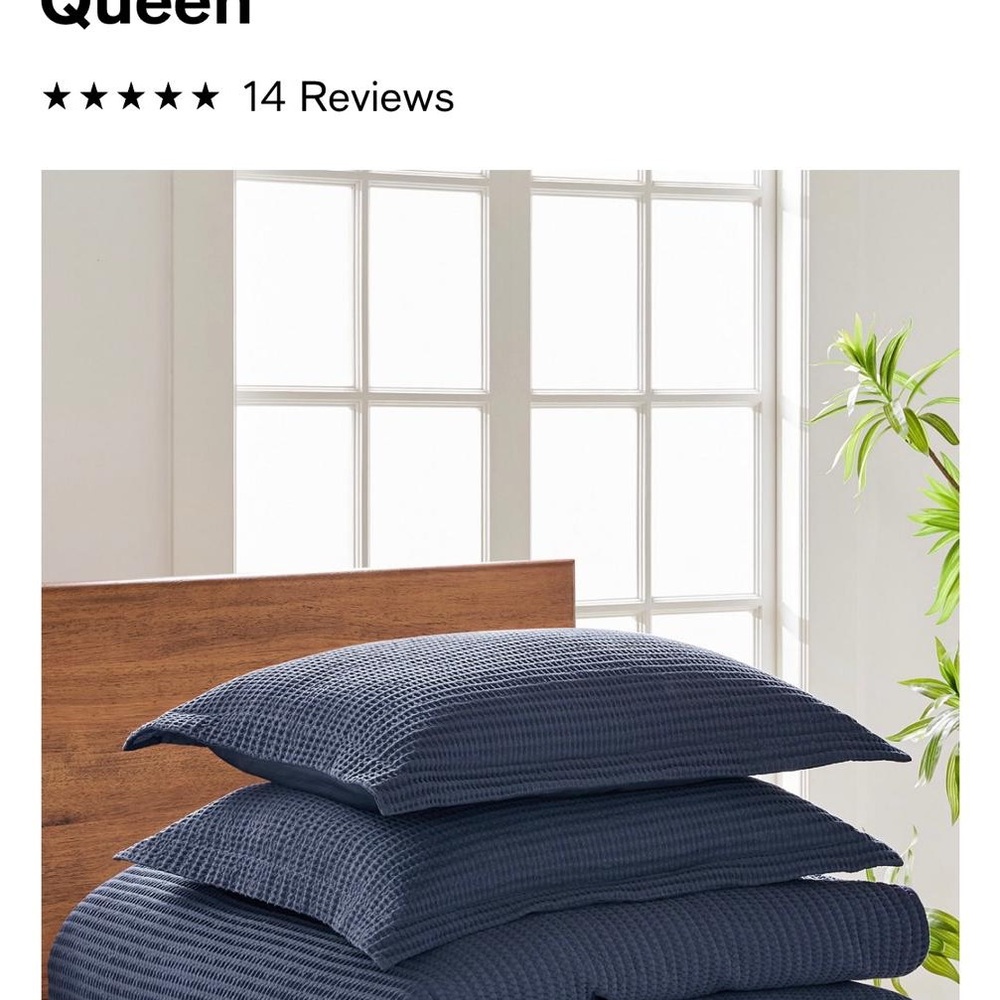 Navy Blue, Waflle quilt Set. I have a duvet set size QUEEN & KING... - Picture 7 of 8